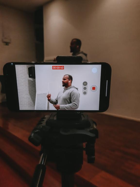 Contenção Física e Emocional